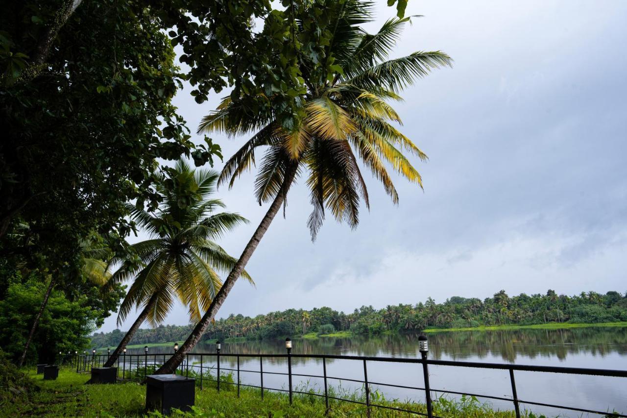 S River Resorts Kochi Buitenkant foto