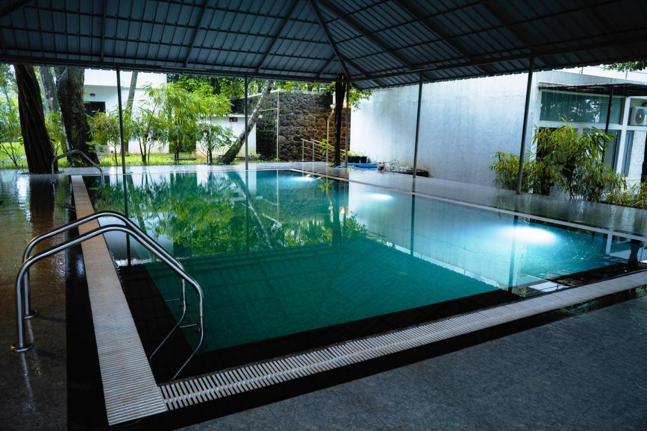 S River Resorts Kochi Buitenkant foto