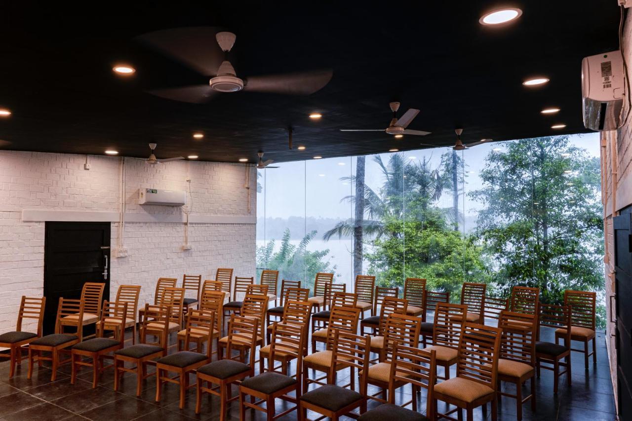 S River Resorts Kochi Buitenkant foto